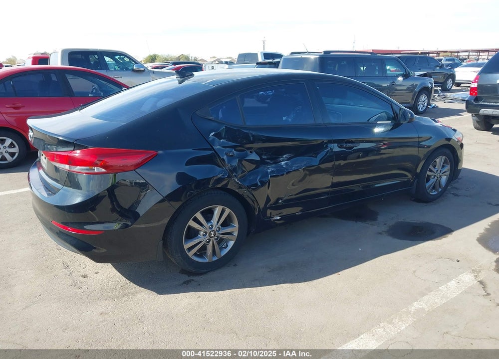 2017 HYUNDAI ELANTRA VIN: 5NPD84LF7HH039684