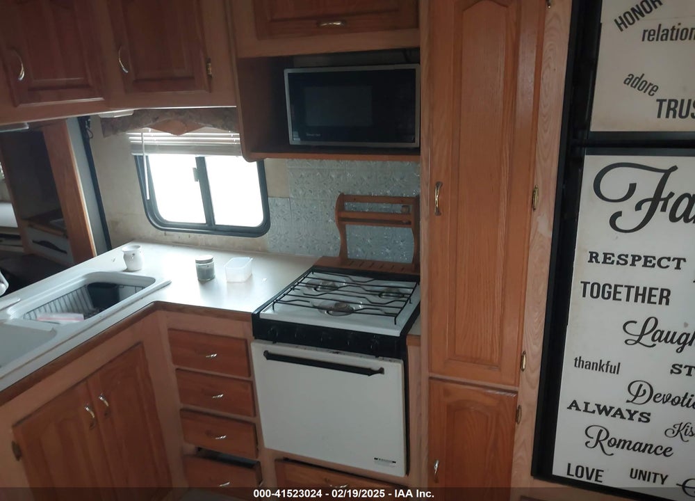 2005 FOREST RIVER CARDINAL TRAVEL TRAILER VIN: 4X4FCAJ265G085068