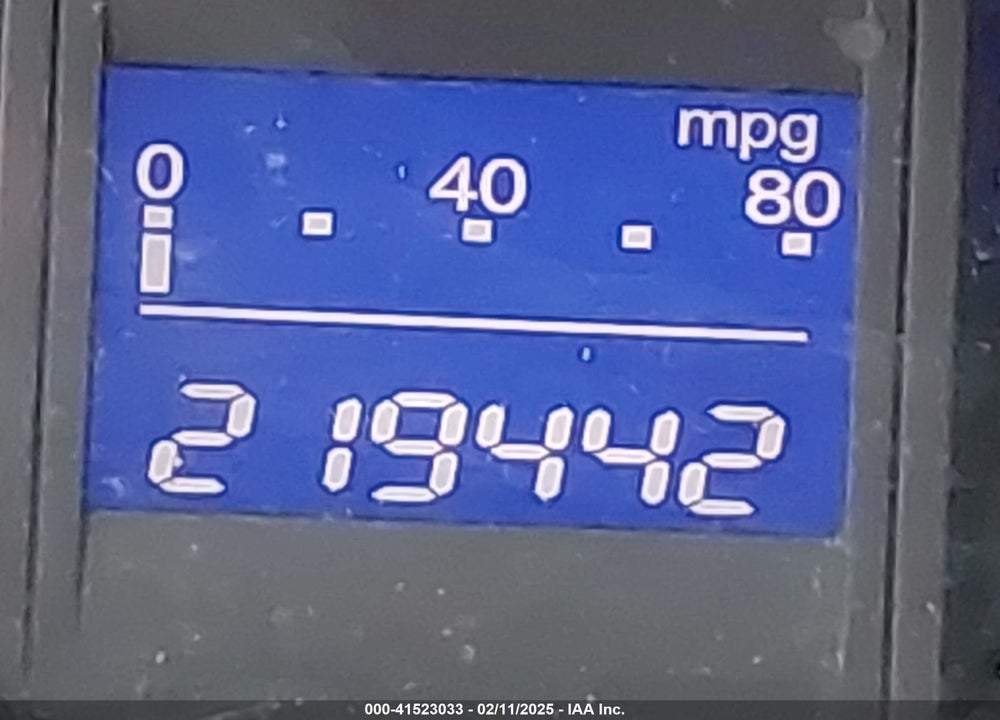 2011 HONDA FIT VIN: JHMGE8H32BC023664