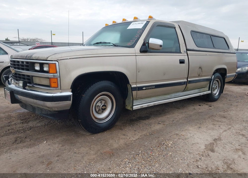 1989 CHEVROLET GMT-400 C2500 VIN: 2GCFC24K8K1143472