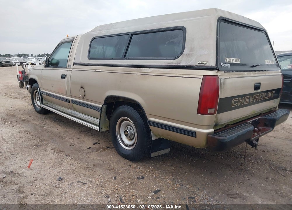 1989 CHEVROLET GMT-400 C2500 VIN: 2GCFC24K8K1143472