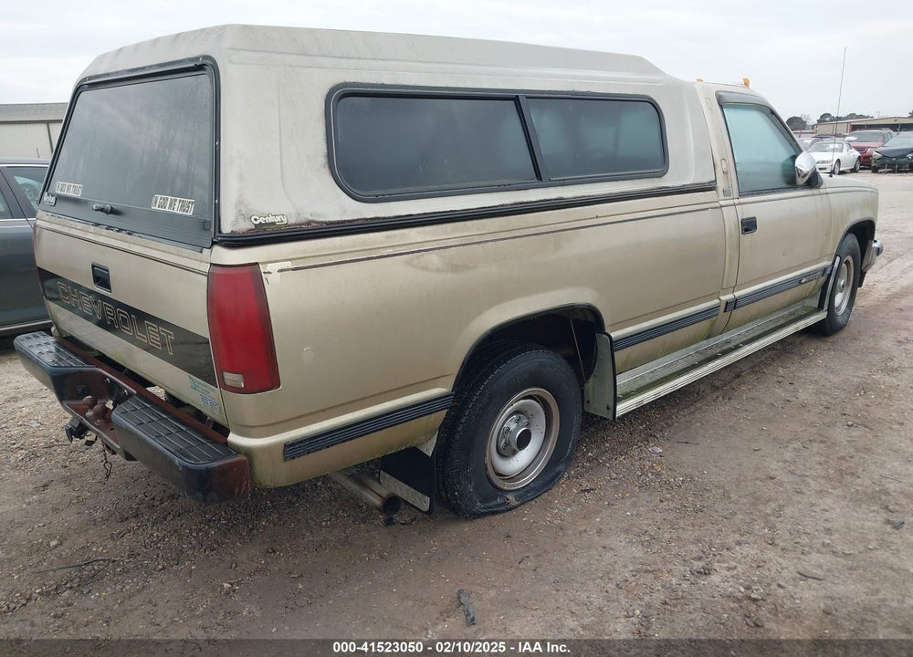 1989 CHEVROLET GMT-400 C2500 VIN: 2GCFC24K8K1143472