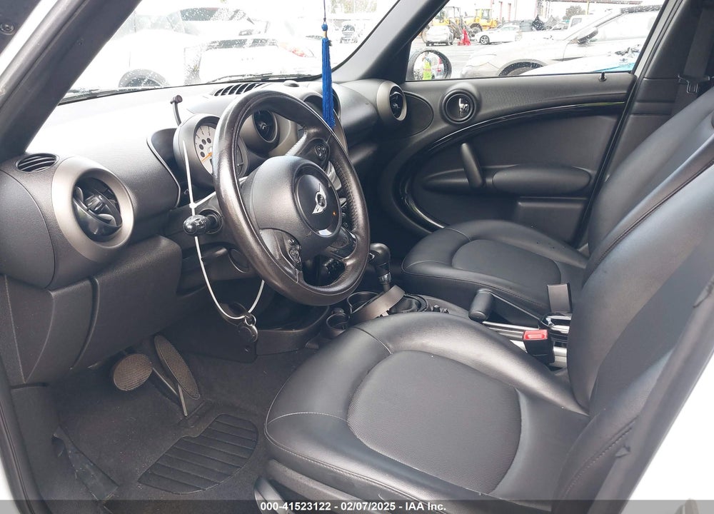 2011 MINI COOPER COUNTRYMAN VIN: WMWZB3C54BWM00926