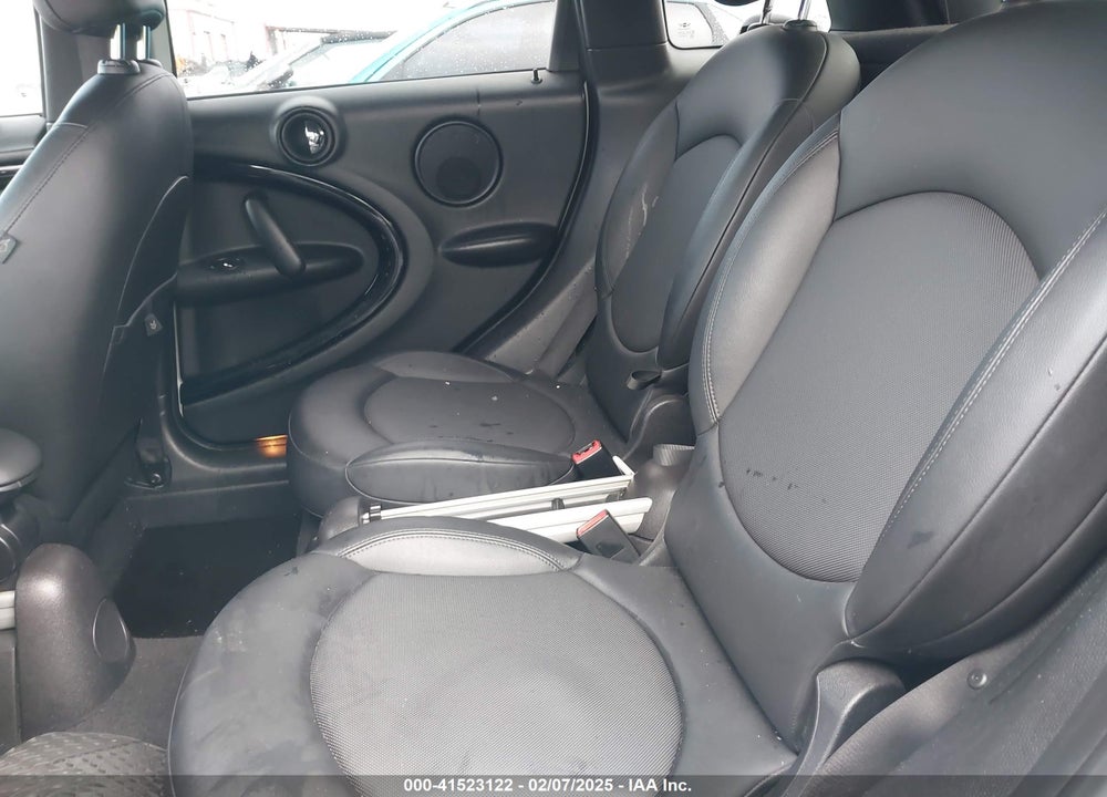 2011 MINI COOPER COUNTRYMAN VIN: WMWZB3C54BWM00926