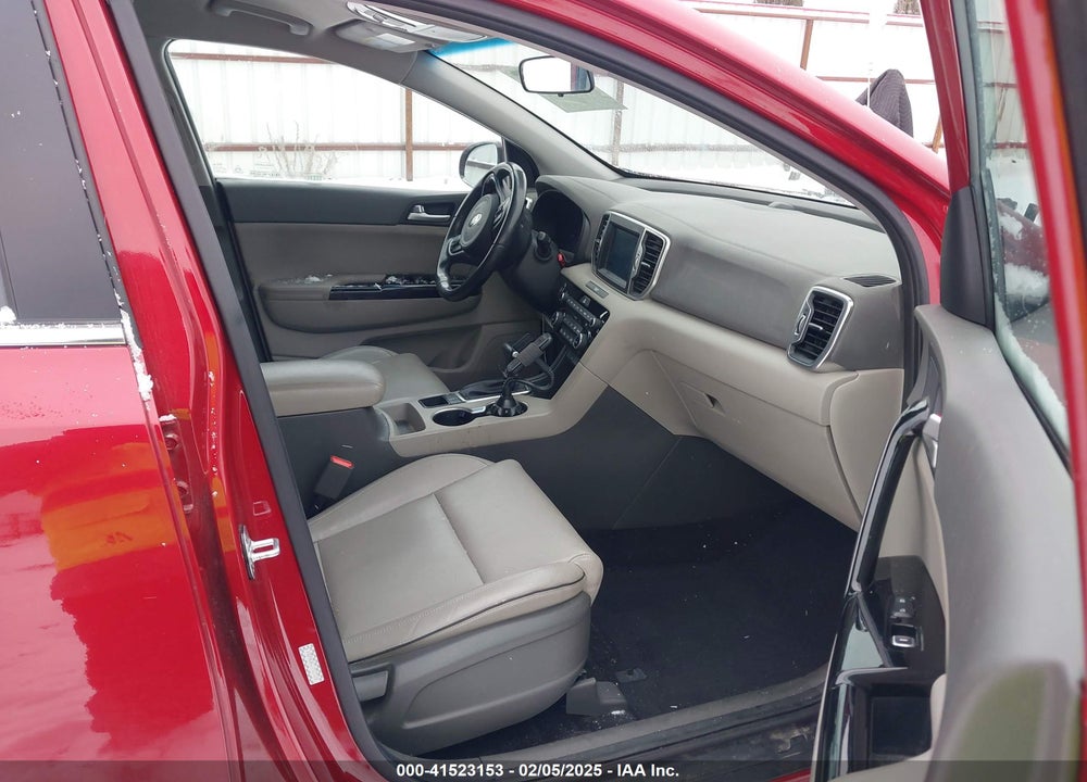 2018 KIA SPORTAGE EX VIN: KNDPNCAC2J7377318