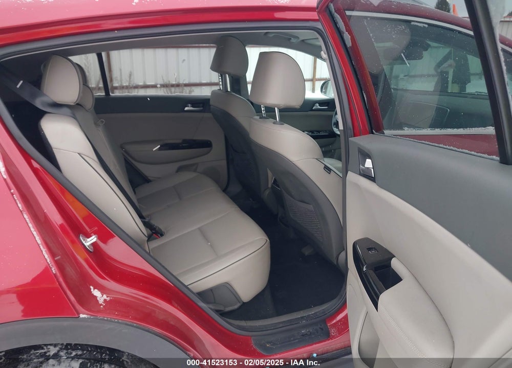 2018 KIA SPORTAGE EX VIN: KNDPNCAC2J7377318