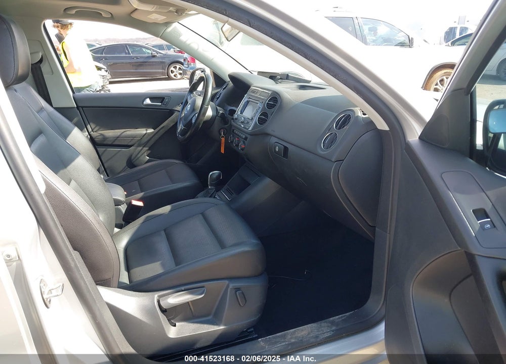2013 VOLKSWAGEN TIGUAN VIN: WVGAV7AX4DW545658