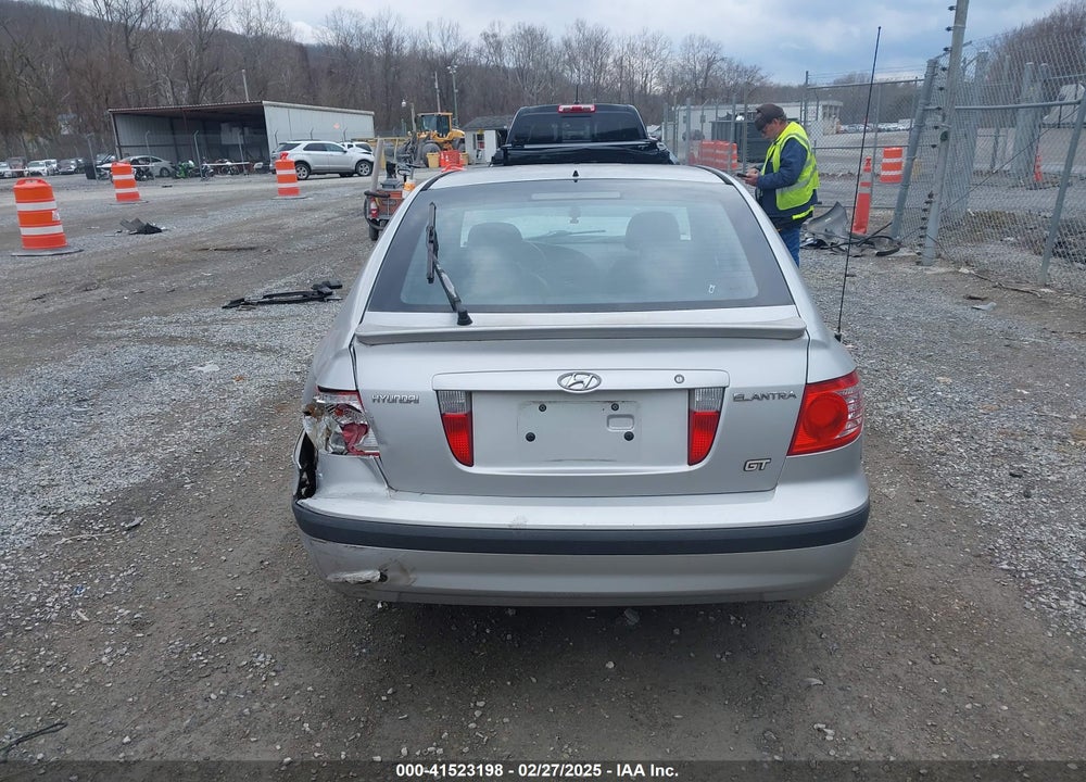 2004 HYUNDAI ELANTRA GT VIN: KMHDN56DX4U113958