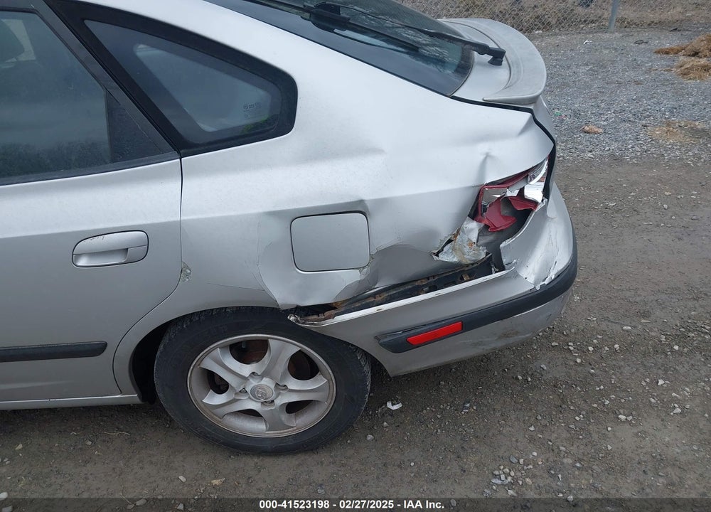 2004 HYUNDAI ELANTRA GT VIN: KMHDN56DX4U113958