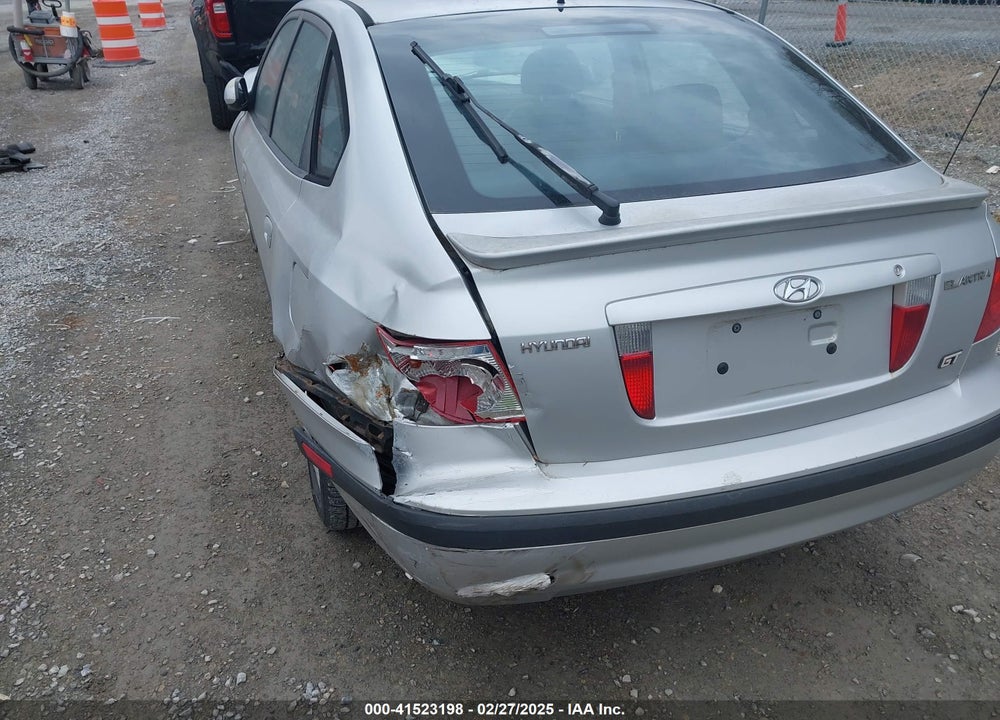 2004 HYUNDAI ELANTRA GT VIN: KMHDN56DX4U113958