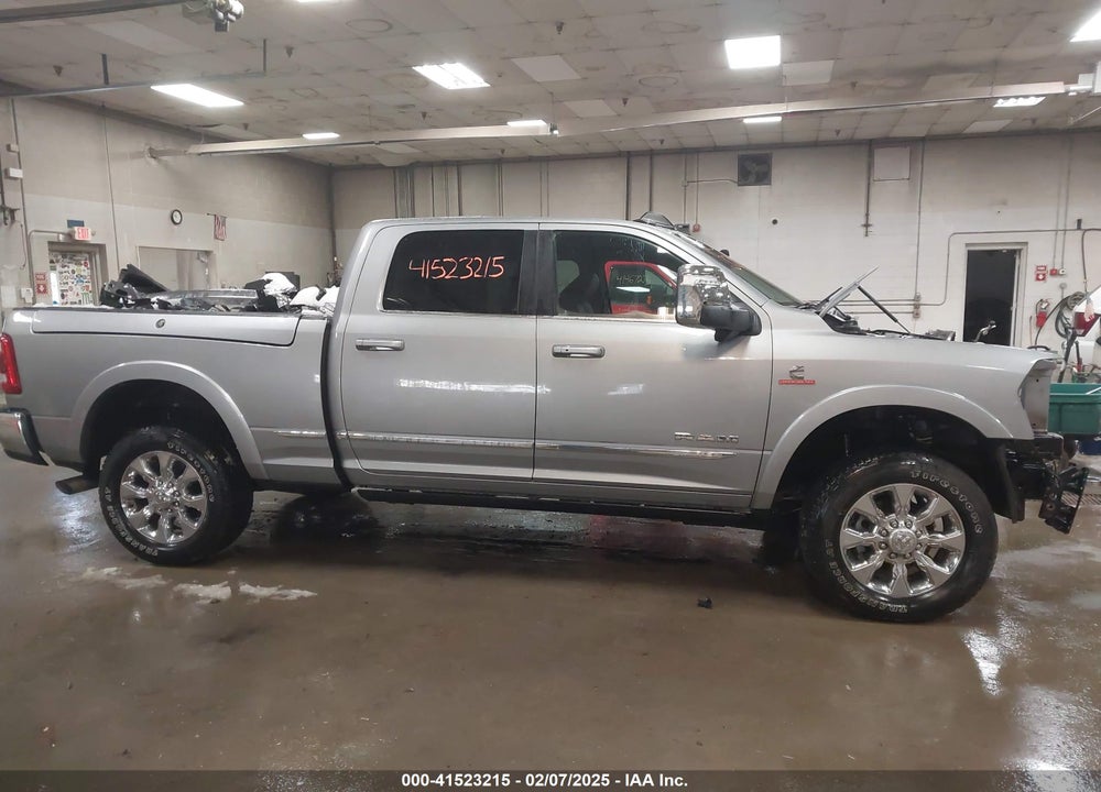 2024 RAM 3500 LIMITED  4X4 6'4 BOX VIN: 3C63R3SL4RG167196