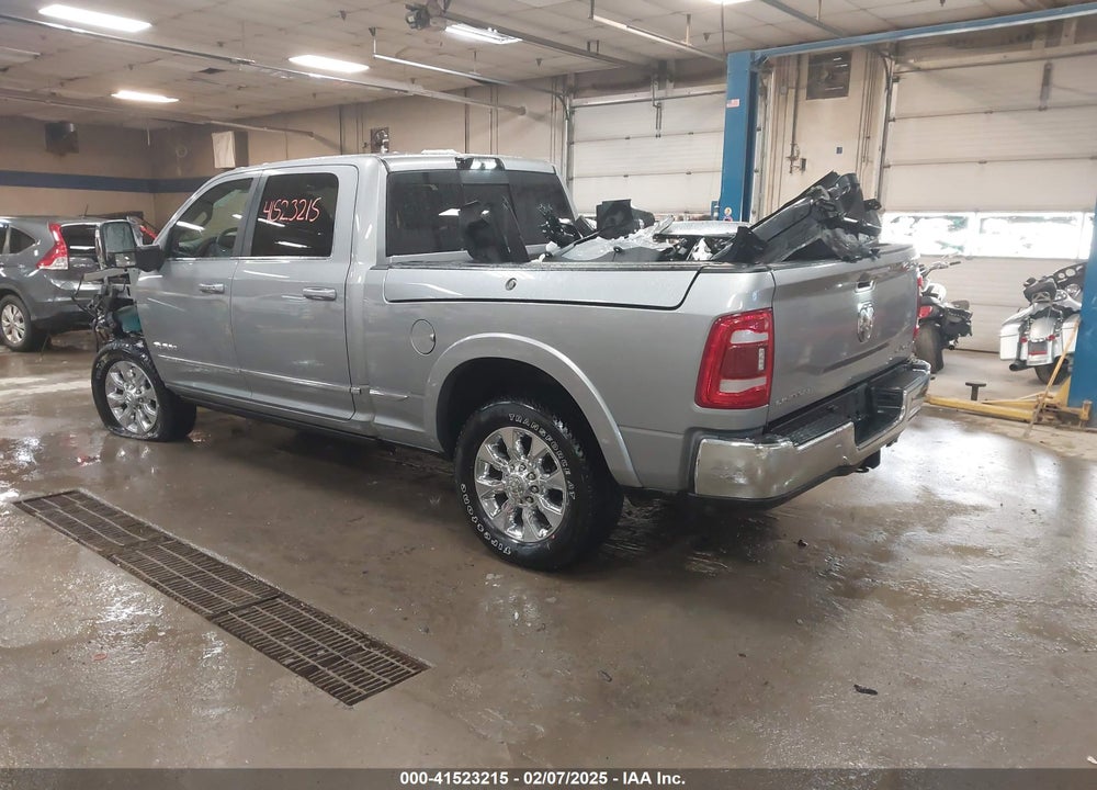 2024 RAM 3500 LIMITED  4X4 6'4 BOX VIN: 3C63R3SL4RG167196