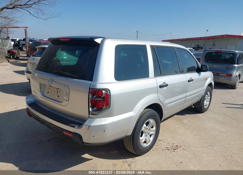 2007 HONDA PILOT LX VIN: 5FNYF281X7B031164