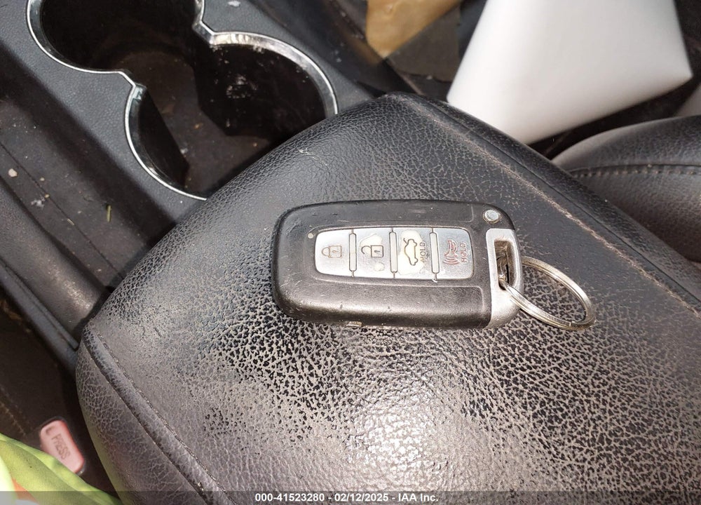 2011 HYUNDAI GENESIS VIN: KMHHU6KH0BU048764