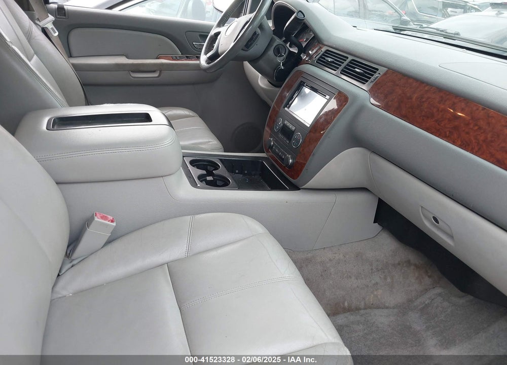 2008 CHEVROLET SUBURBAN 1500 LT VIN: 3GNFC16098G150346