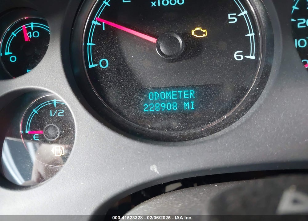 2008 CHEVROLET SUBURBAN 1500 LT VIN: 3GNFC16098G150346