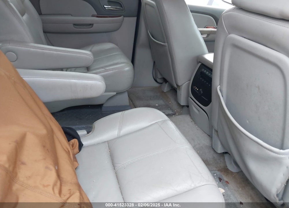 2008 CHEVROLET SUBURBAN 1500 LT VIN: 3GNFC16098G150346