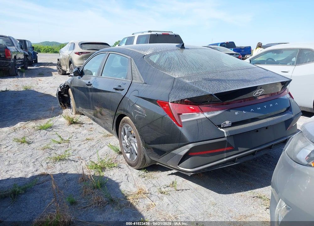 2024 HYUNDAI ELANTRA VIN: KMHLM4DG8RU707705