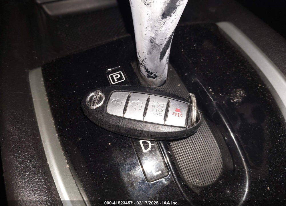 2014 NISSAN ROGUE SV VIN: 5N1AT2MV1EC773901