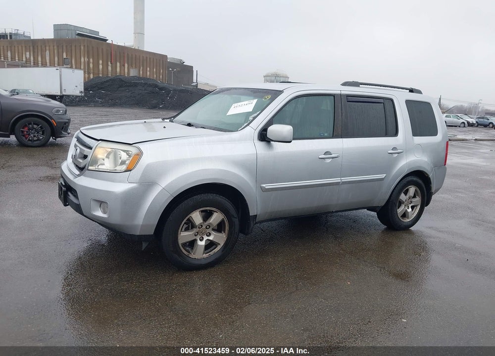 2011 HONDA PILOT EX-L VIN: 5FNYF4H52BB017931