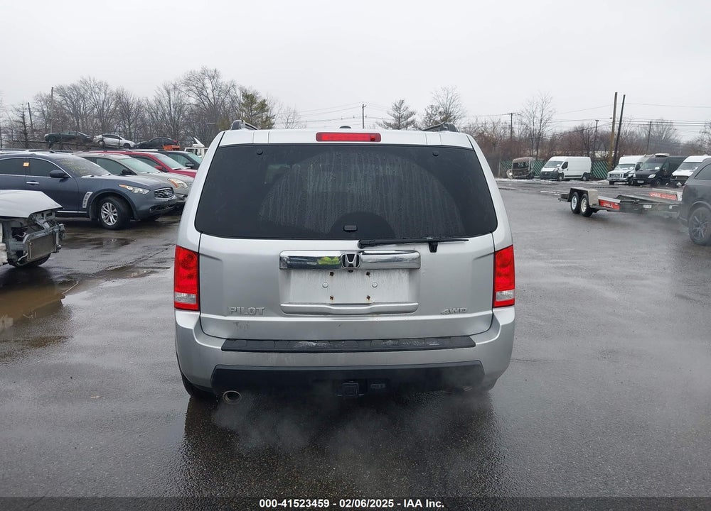 2011 HONDA PILOT EX-L VIN: 5FNYF4H52BB017931