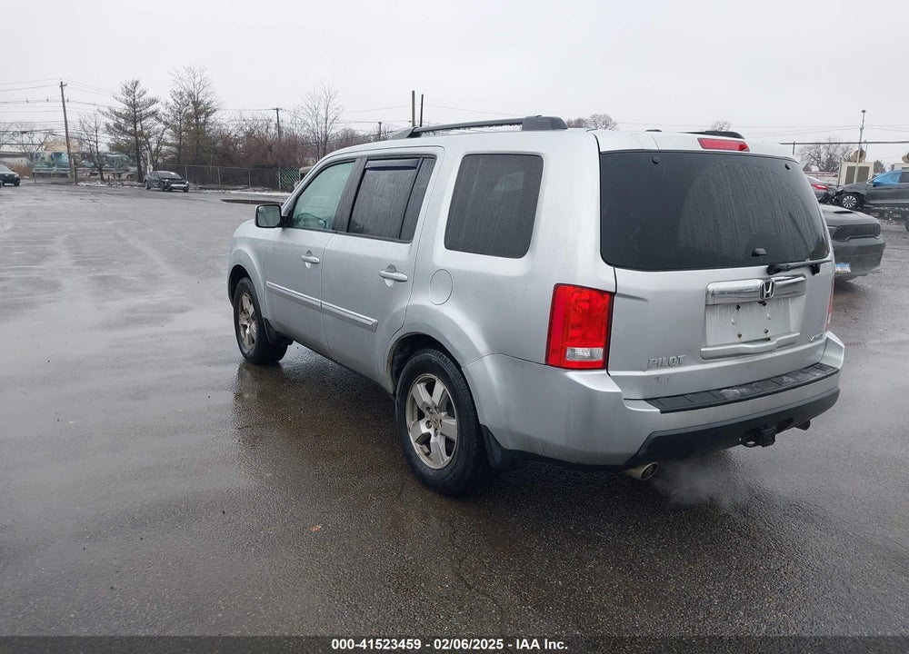 2011 HONDA PILOT EX-L VIN: 5FNYF4H52BB017931