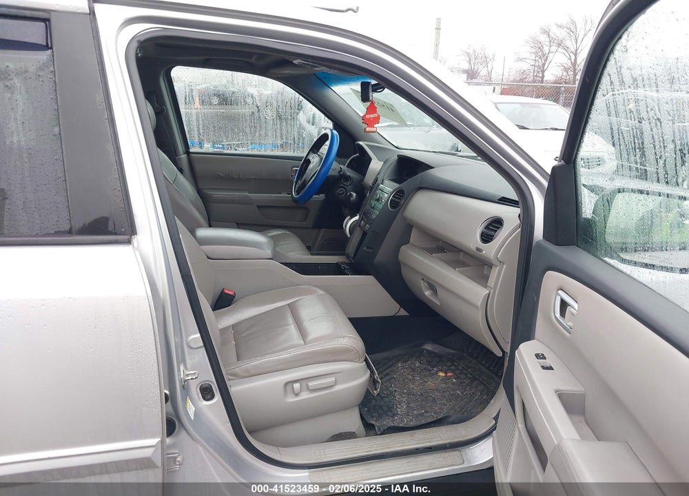 2011 HONDA PILOT EX-L VIN: 5FNYF4H52BB017931