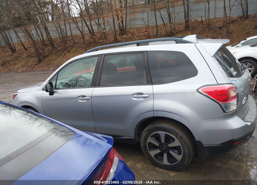 2018 SUBARU FORESTER 2.5I PREMIUM VIN: JF2SJAECXJH568937