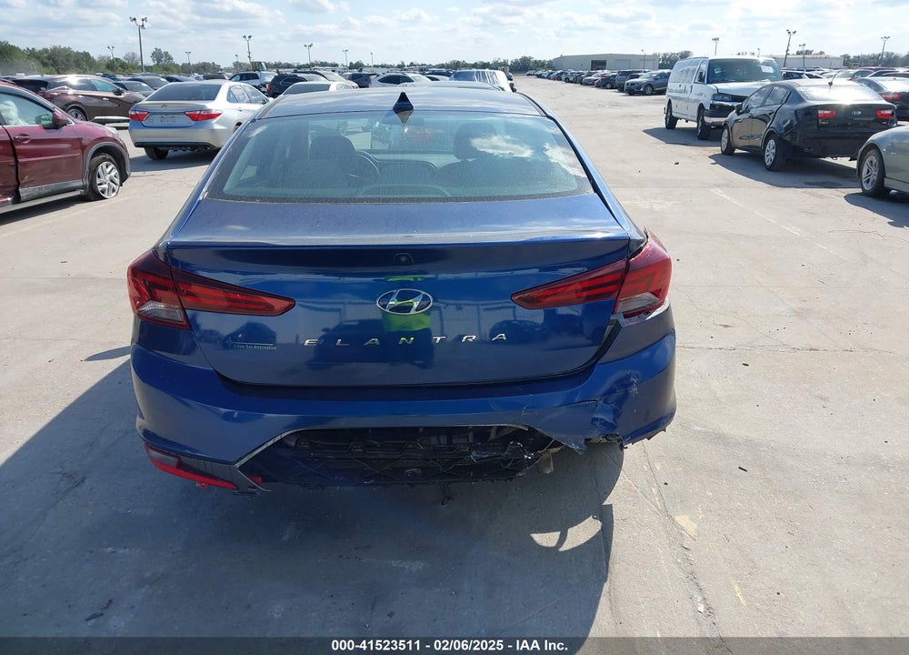 2020 HYUNDAI ELANTRA VIN: 5NPD84LF0LH557869