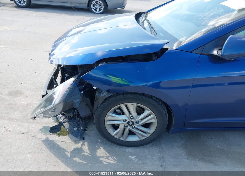 2020 HYUNDAI ELANTRA VIN: 5NPD84LF0LH557869