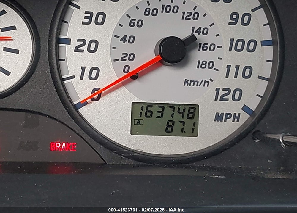 2001 NISSAN PATHFINDER SE VIN: JN8DR09Y01W602352