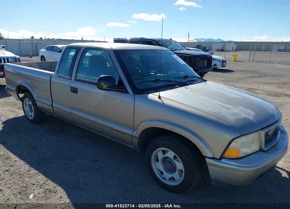1998 GMC SONOMA SLS VIN: 1GTCS1947WK513245