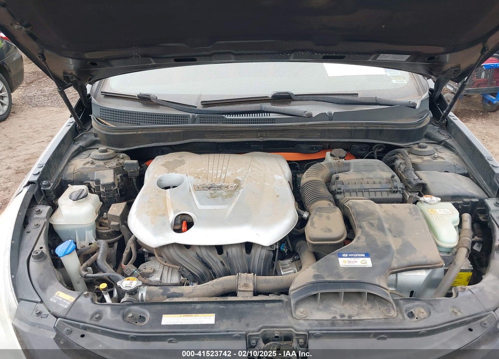 2015 HYUNDAI SONATA HYBRID VIN: KMHEC4A46FA137111