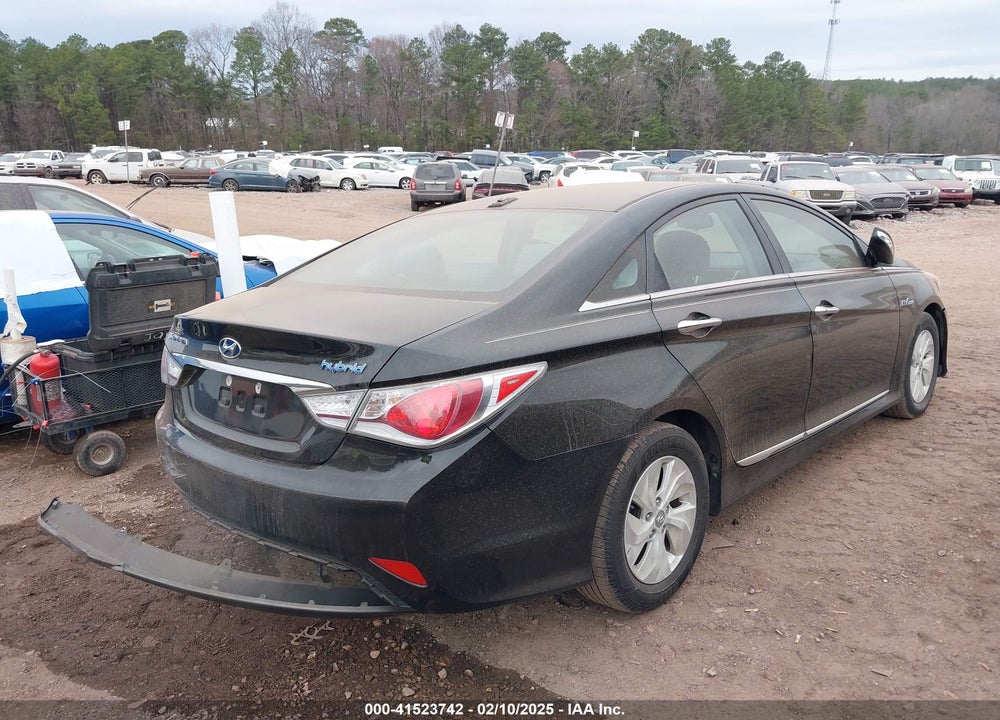 2015 HYUNDAI SONATA HYBRID VIN: KMHEC4A46FA137111