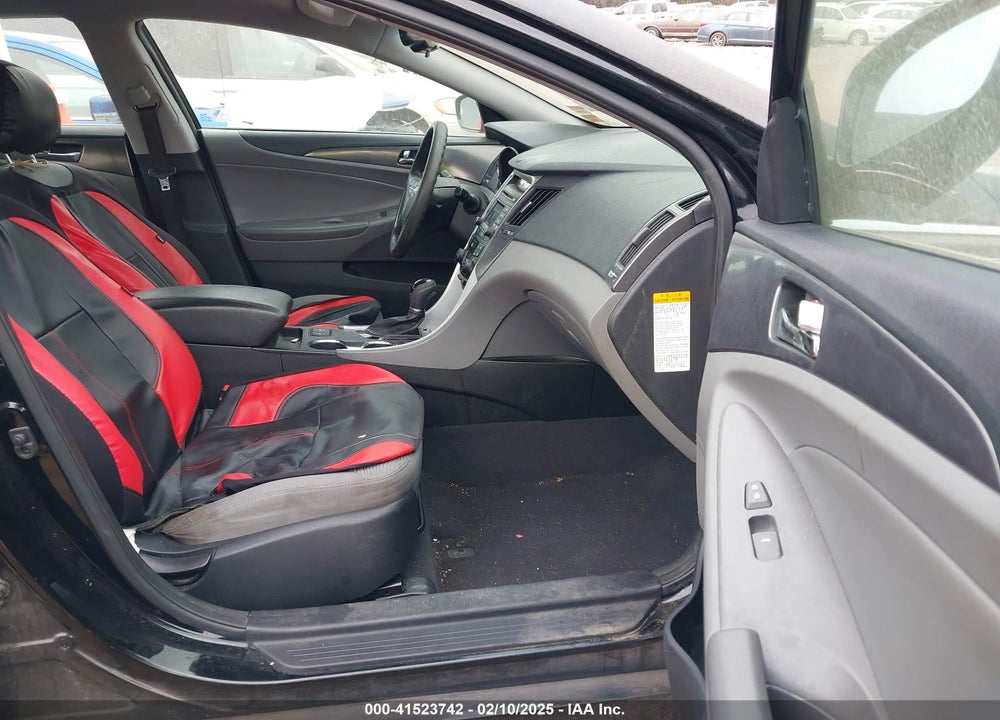 2015 HYUNDAI SONATA HYBRID VIN: KMHEC4A46FA137111