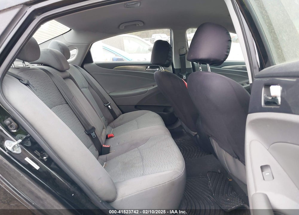 2015 HYUNDAI SONATA HYBRID VIN: KMHEC4A46FA137111