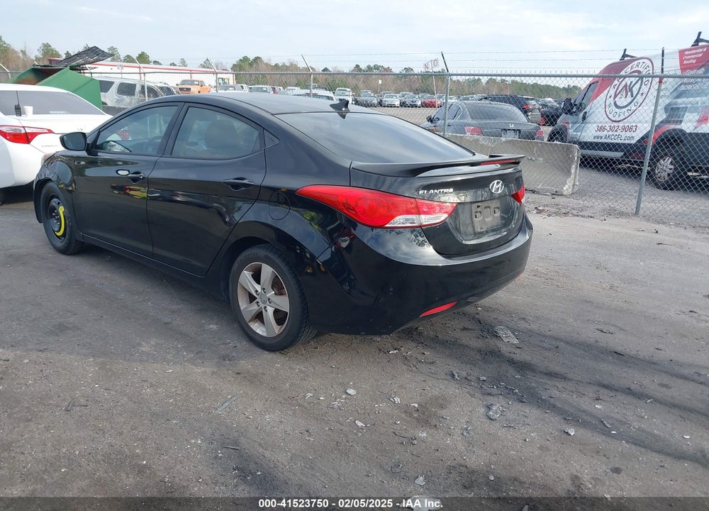 2013 HYUNDAI ELANTRA VIN: KMHDH4AE4DU834553
