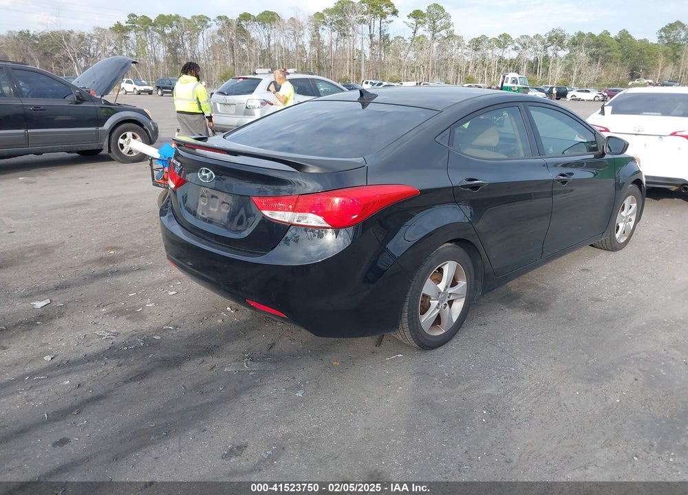 2013 HYUNDAI ELANTRA VIN: KMHDH4AE4DU834553