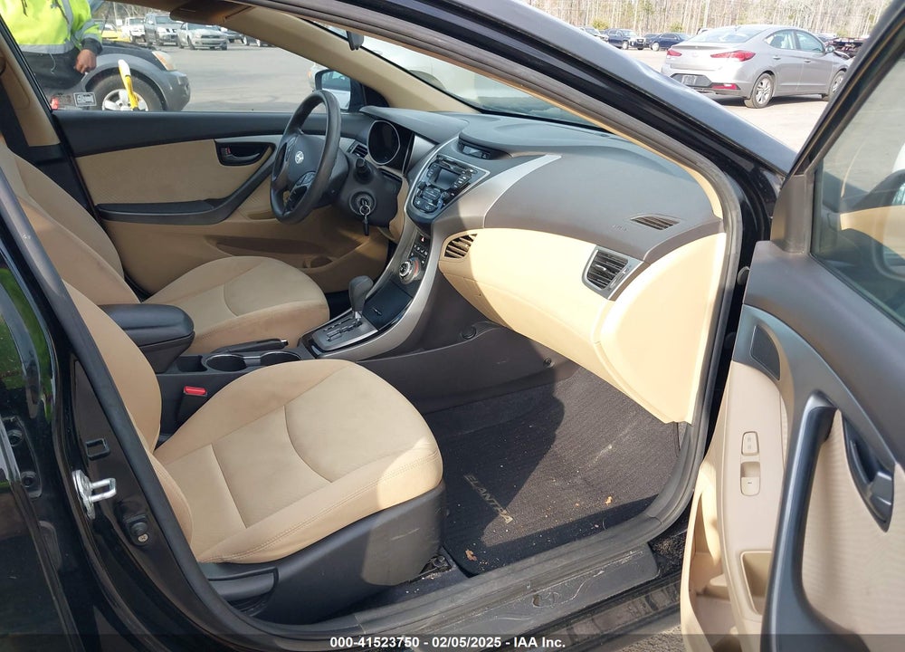 2013 HYUNDAI ELANTRA VIN: KMHDH4AE4DU834553