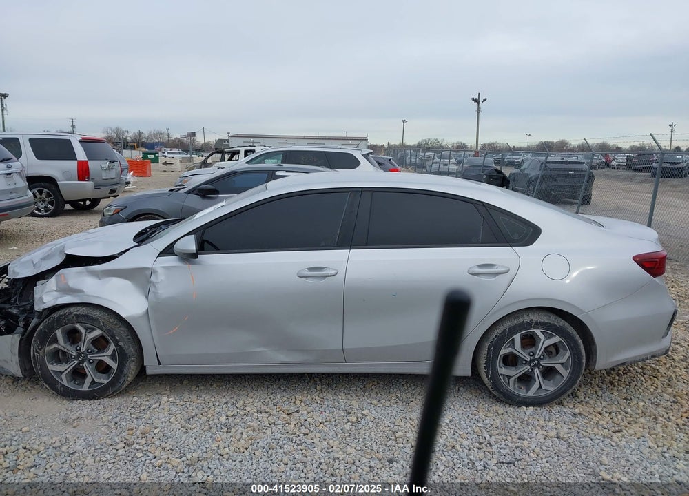 2021 KIA FORTE VIN: 3KPF24ADXME362816