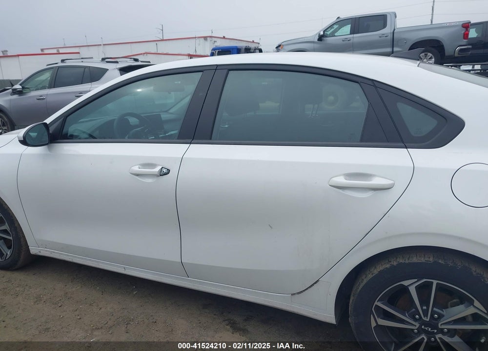 2023 KIA FORTE VIN: 3KPF24AD6PE616400