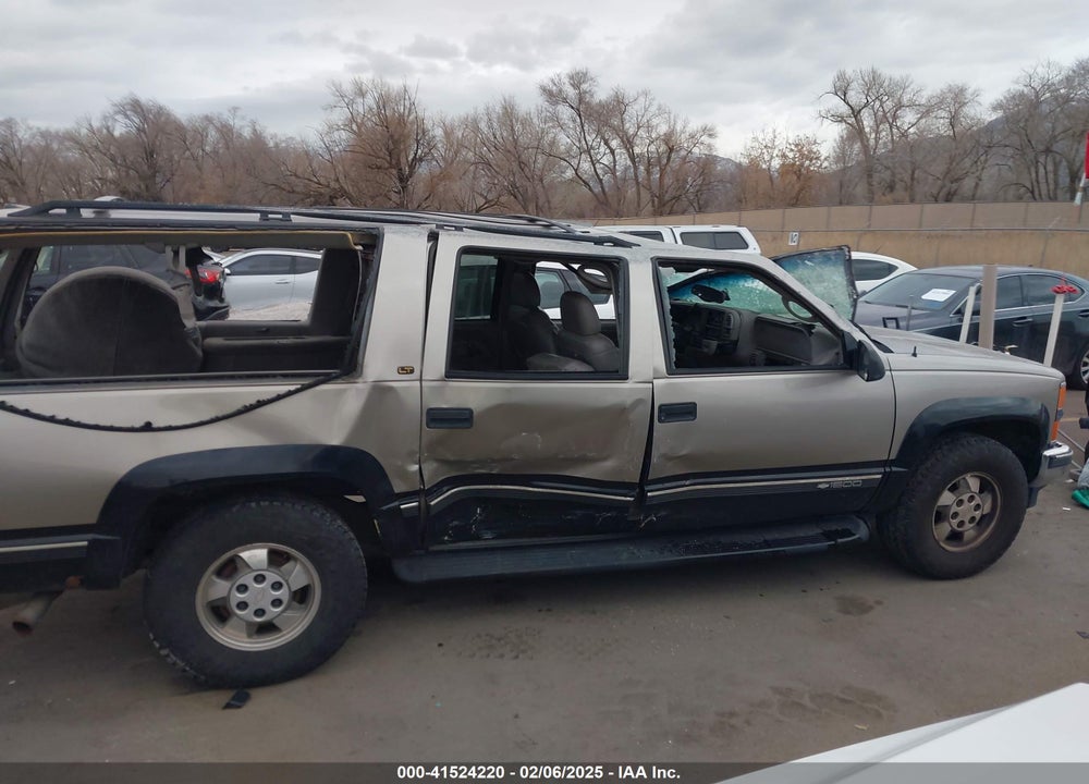 1999 CHEVROLET SUBURBAN 1500 LT VIN: 3GNFK16R6XG253109