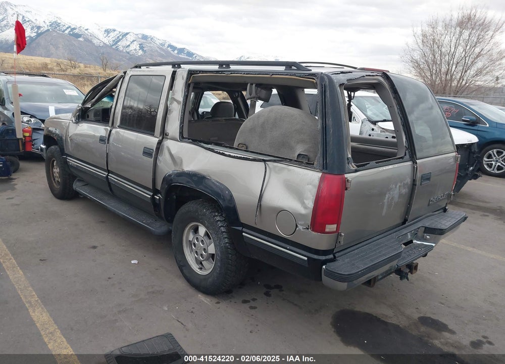 1999 CHEVROLET SUBURBAN 1500 LT VIN: 3GNFK16R6XG253109
