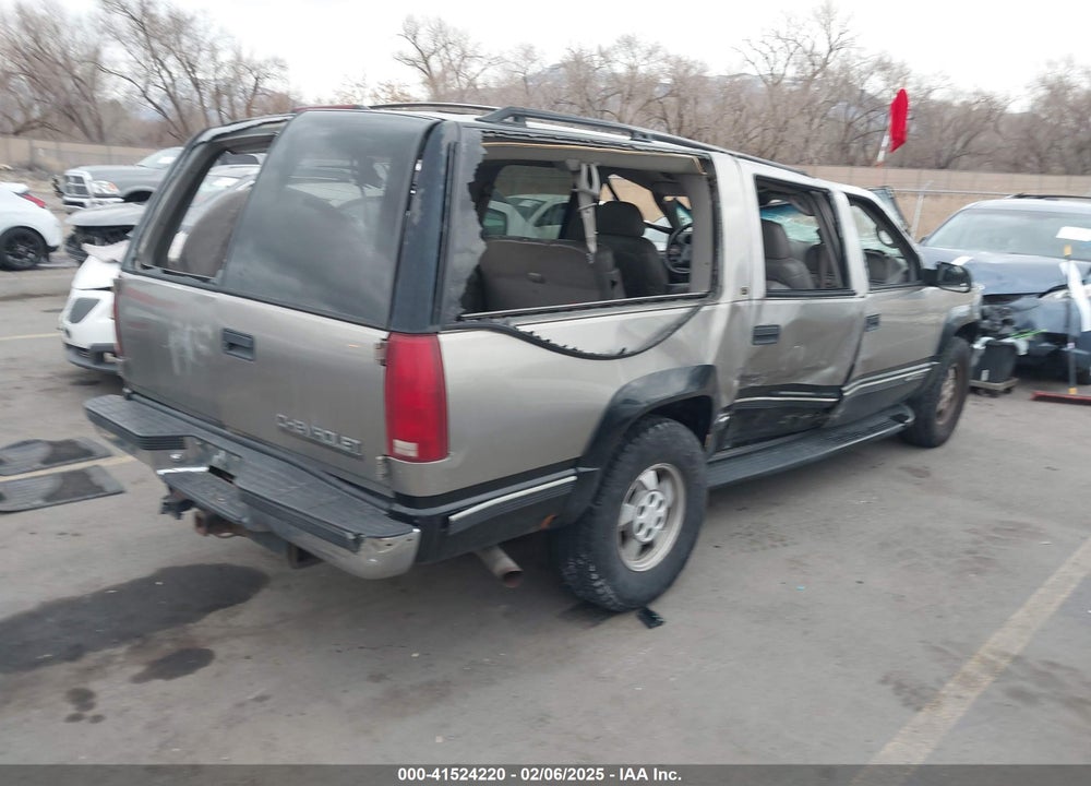 1999 CHEVROLET SUBURBAN 1500 LT VIN: 3GNFK16R6XG253109