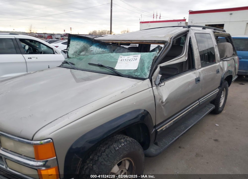 1999 CHEVROLET SUBURBAN 1500 LT VIN: 3GNFK16R6XG253109