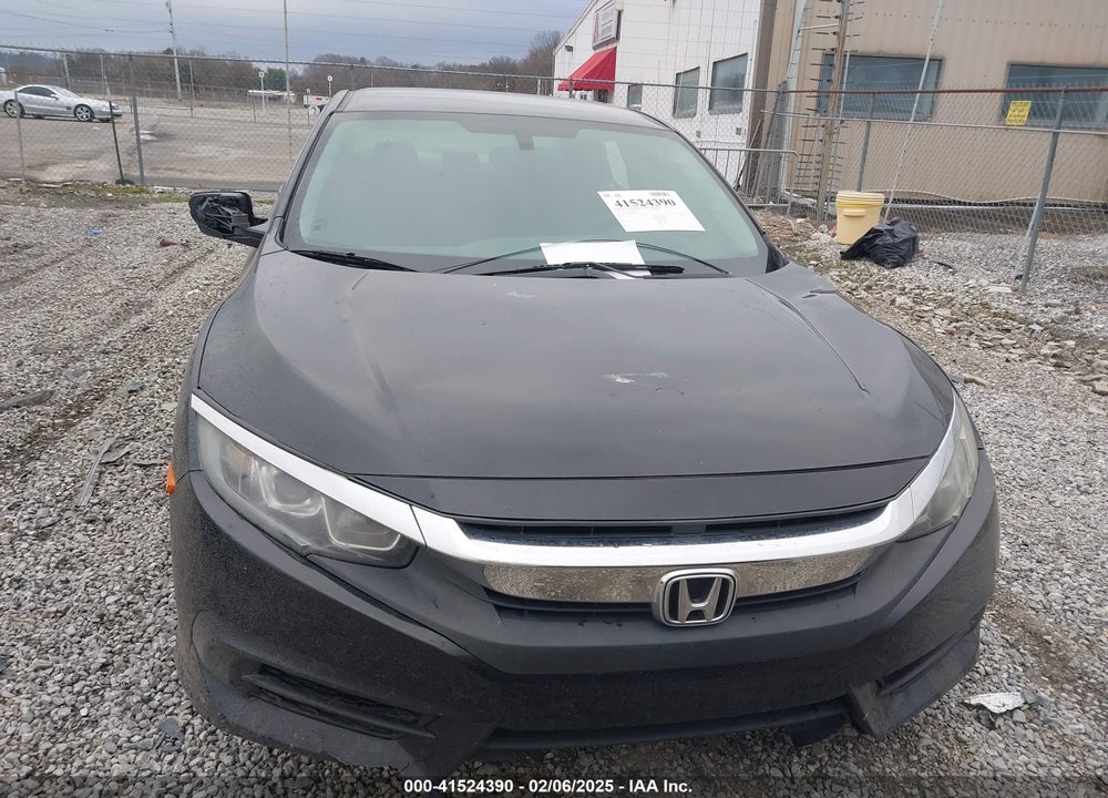 2018 HONDA CIVIC VIN: 19XFC2F55JE003811