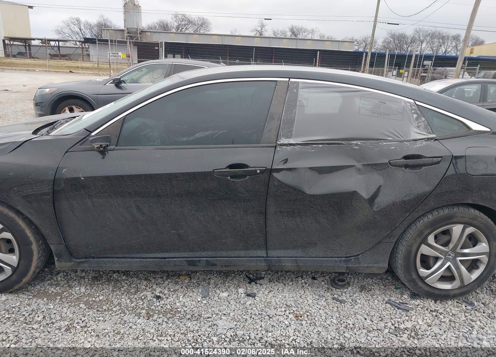 2018 HONDA CIVIC VIN: 19XFC2F55JE003811
