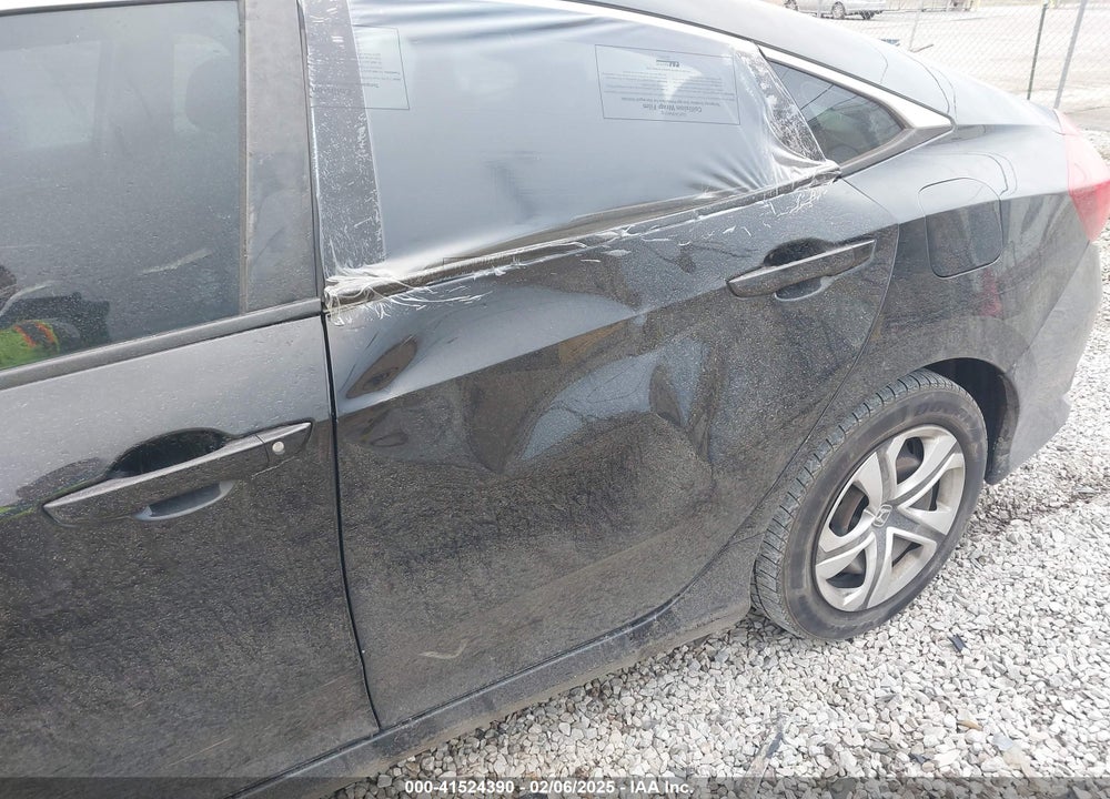 2018 HONDA CIVIC VIN: 19XFC2F55JE003811