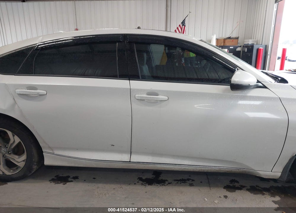 2018 HONDA ACCORD VIN: 1HGCV1F6XJA071882
