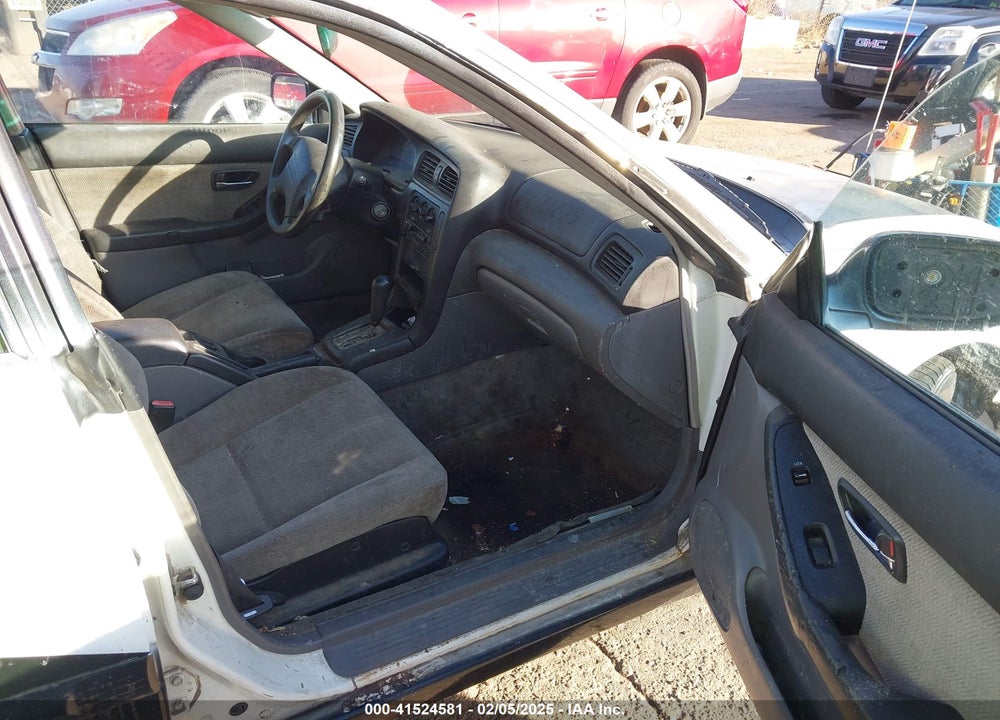 2001 SUBARU LEGACY L VIN: 4S3BH635717302471